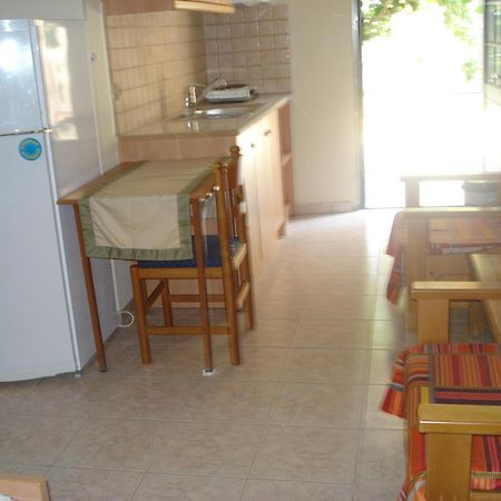 Maria Apartments Lourdata  Esterno foto
